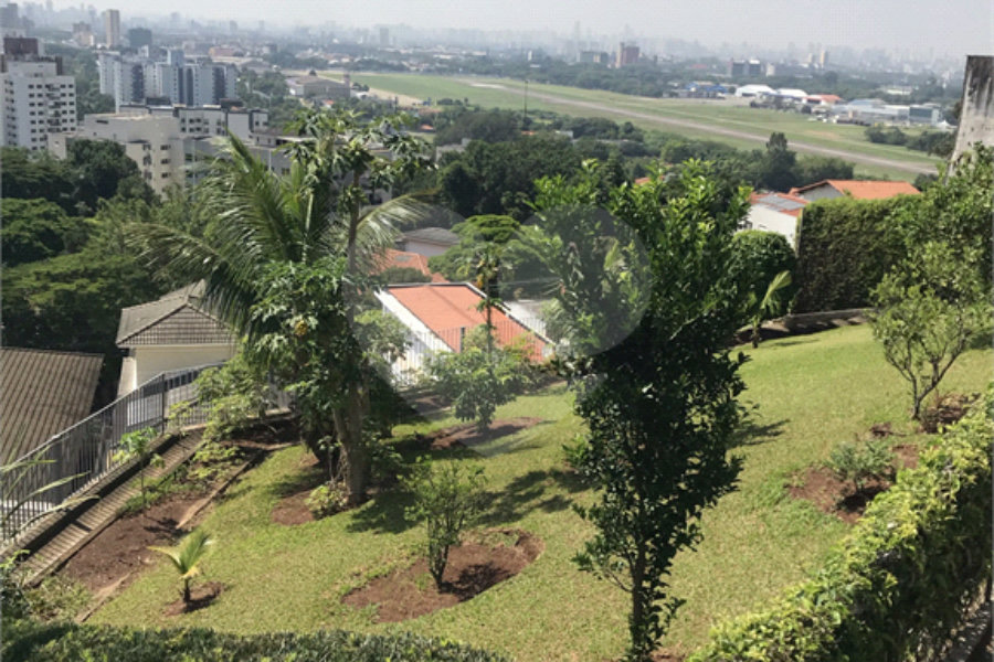 Sobrado à venda com 5 quartos, sendo 1 suíte, em Santana, São Paulo, SP