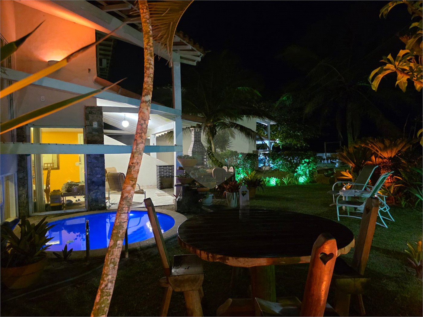 Casa à venda com 5 quartos, sendo 1 suíte,  em Praia Rasa, Armação dos Búzios, RJ