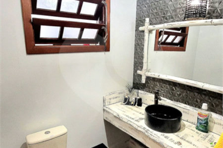 Sobrado à venda com 3 quartos, sendo 1 suíte, em Chácara Recanto Verde, Cotia, SP