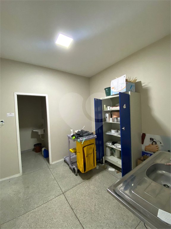 Salão para alugar em Vila Romanópolis, Ferraz de Vasconcelos, SP