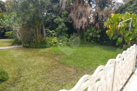 Chácara à venda com 4 quartos em Vila Maria Augusta, Itaquaquecetuba, SP