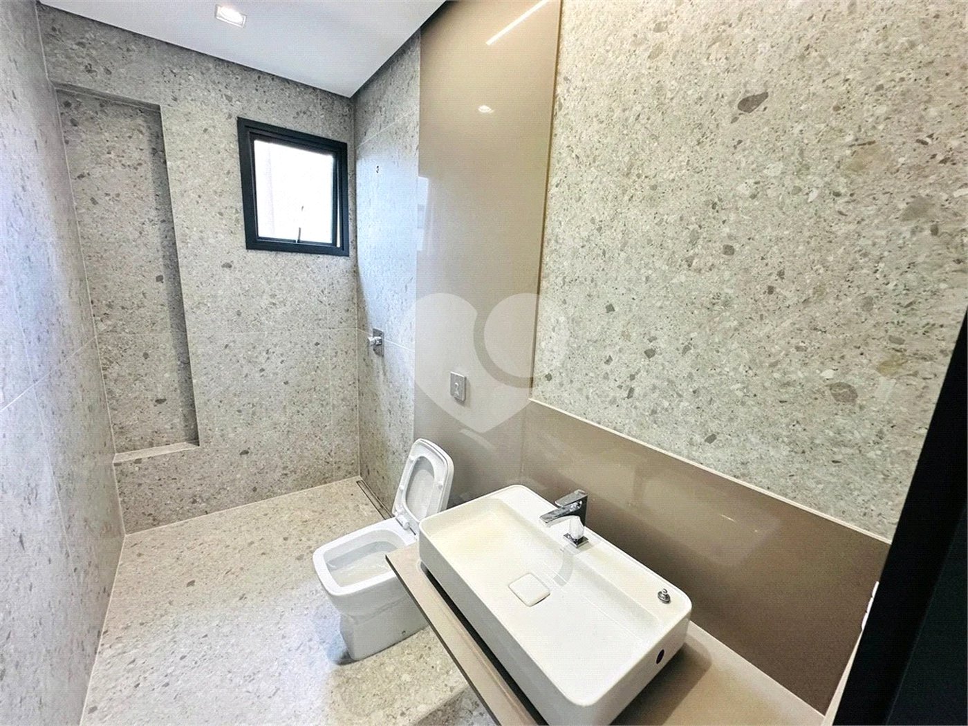 Casa à venda com 3 suítes no condomínio Villa Jardim, Cuiabá - MT