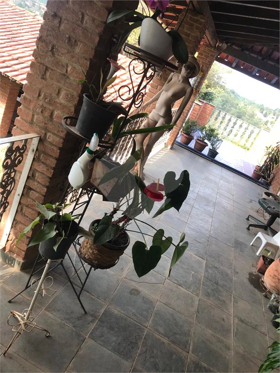 Chácara à venda com 4 quartos, sendo 1 suíte,  em Monterrey, Louveira, SP