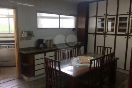 Sobrado à venda com 4 quartos em Santana, São Paulo, SP