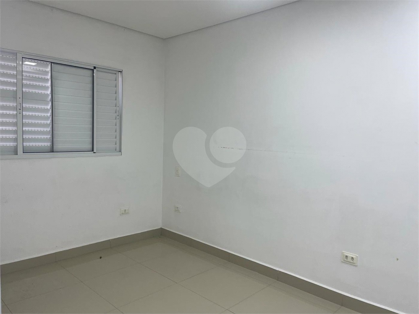 Casa de Vila à venda com 3 quartos, sendo 1 suíte, em Jardim Hípico, São Paulo, SP