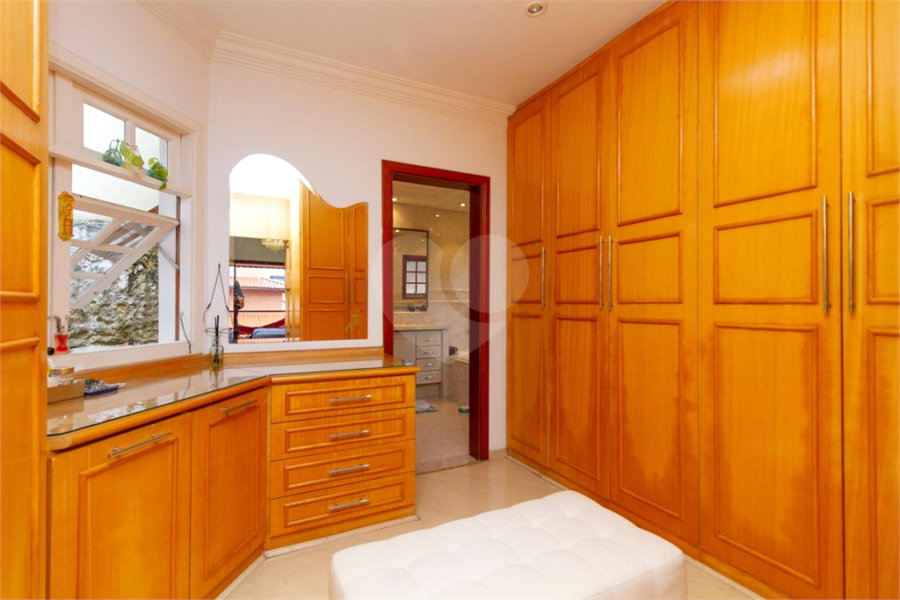 Casa à venda com 4 quartos, sendo 2 suítes, no condomínio Da Serra, São Paulo - SP