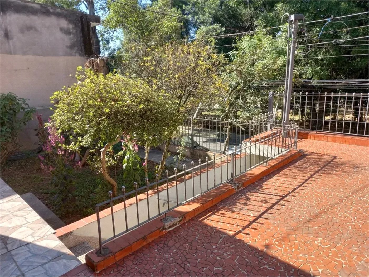 Casa à venda com 3 quartos, sendo 1 suíte,  em Vila Tiradentes, São Paulo, SP