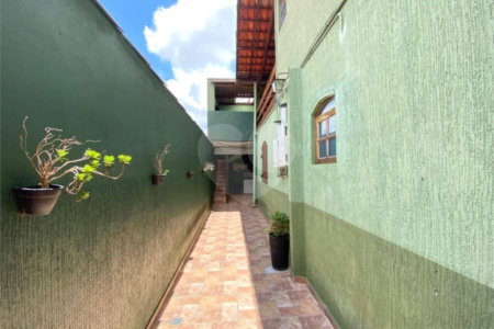 Casa à venda com 4 quartos, sendo 2 suítes, em Parque Santana, Mogi das Cruzes, SP