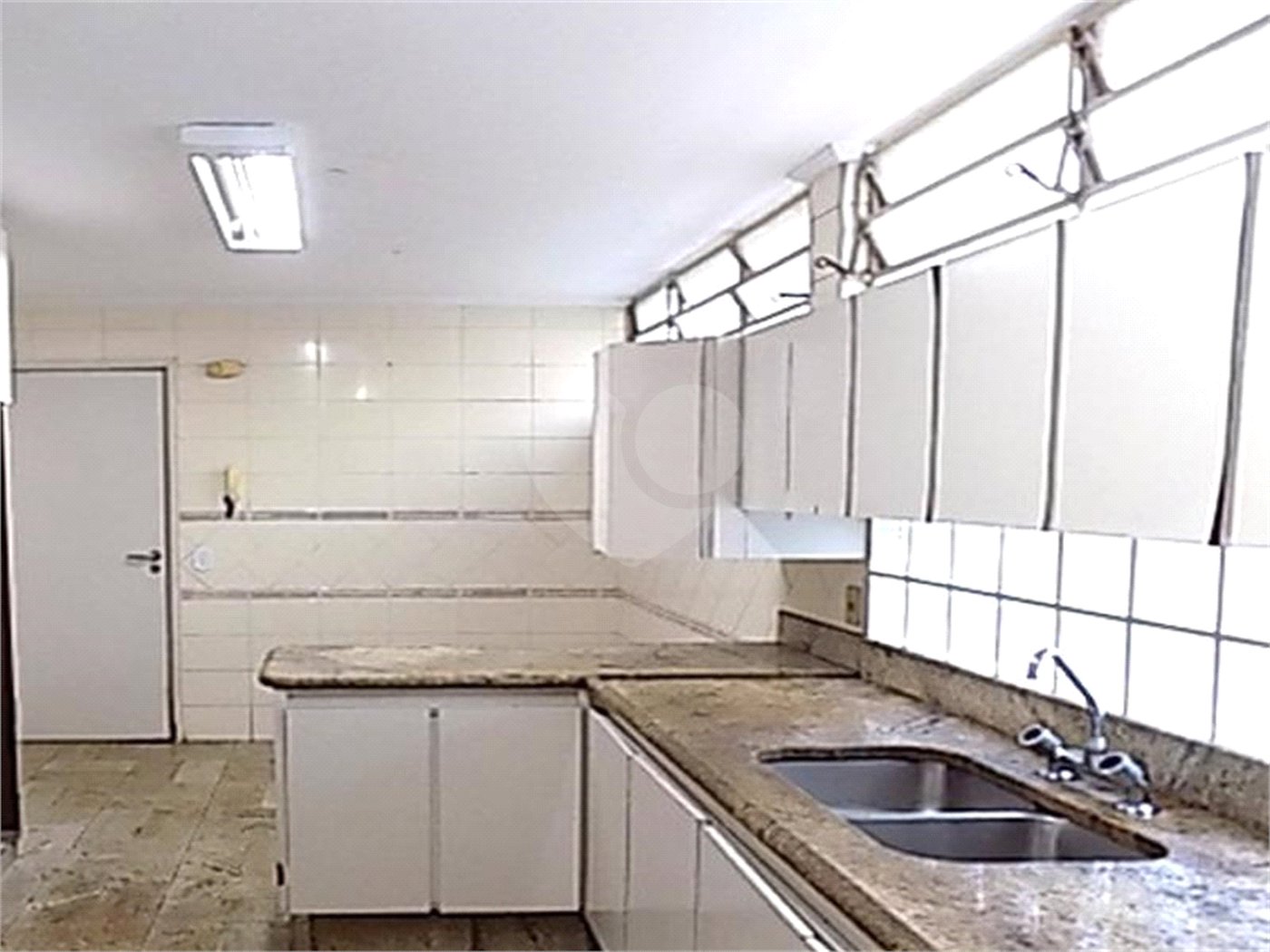 Sobrado à venda com 4 quartos, sendo 1 suíte, em Pinheiros, São Paulo, SP