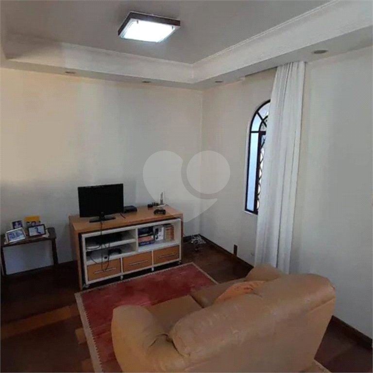 Sobrado à venda com 4 quartos, sendo 1 suíte, em Jardim Pinheiros, São Paulo, SP