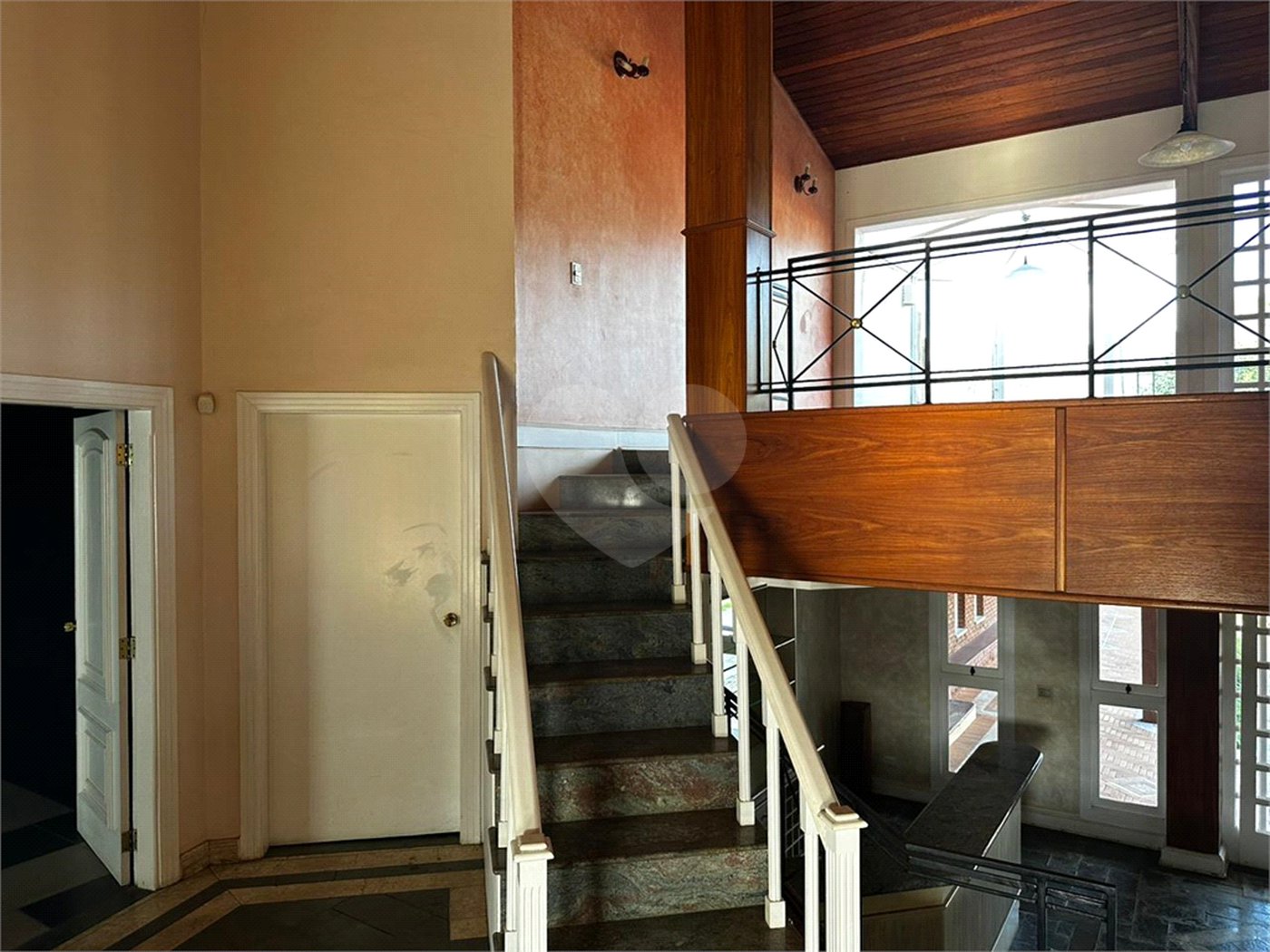 Casa à venda com 4 suítes em Vila Petrópolis, Atibaia, SP