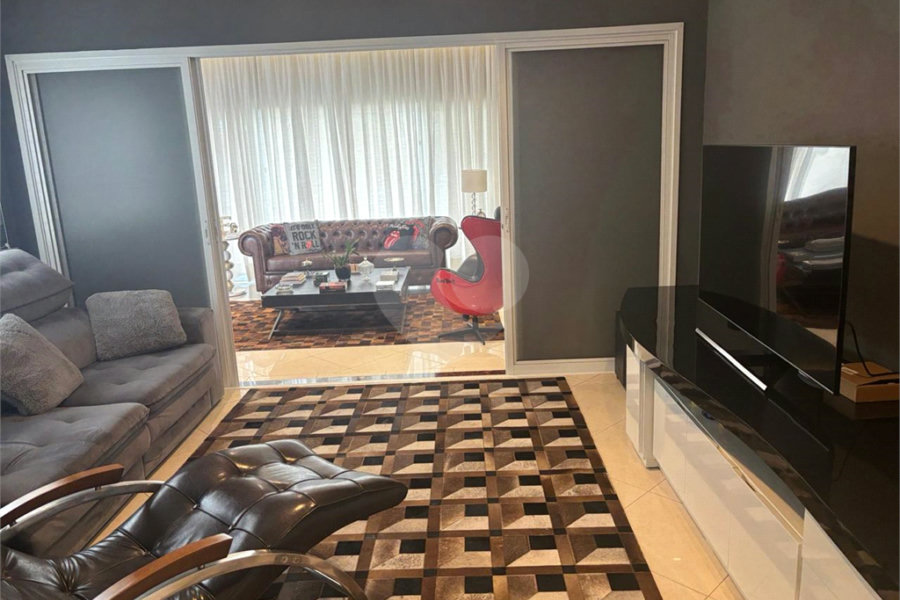 Casa à venda com 4 quartos, sendo 3 suítes, no condomínio Parque Itatiaia, Mairiporã - SP