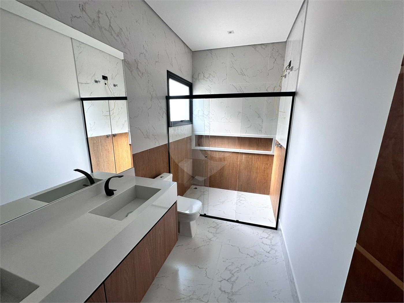 Casa à venda com 3 suítes no condomínio Residencial Central Parque, Salto - SP