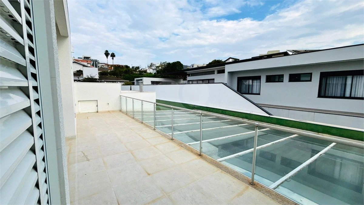 Casa à venda com 4 suítes no condomínio Dos Lagos, Itupeva - SP