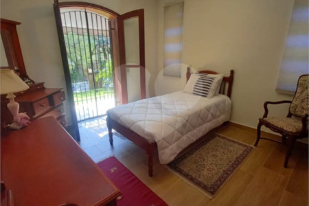 Casa à venda com 5 quartos, sendo 2 suítes, no condomínio Estância Marambaia, Vinhedo - SP