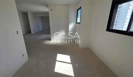 Duplex à venda ou para alugar com 4 quartos, sendo 5 suítes,  em Parque Campolim, Sorocaba, SP