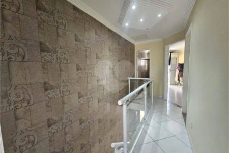 Casa à venda com 3 quartos, sendo 1 suíte,  no condomínio Residencial Villagio Vitória, Guarulhos - SP