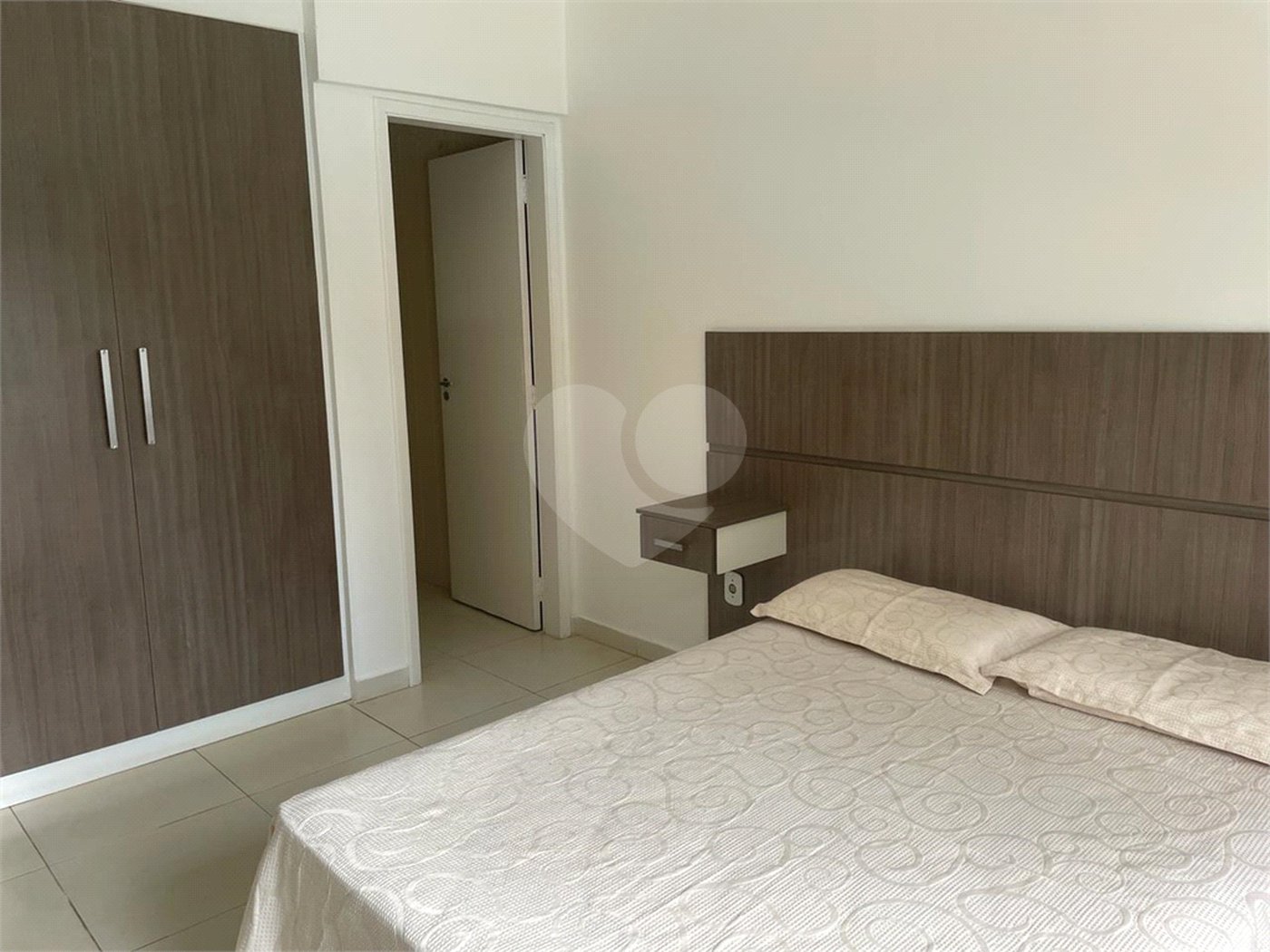 Casa à venda com 3 quartos, sendo 2 suítes,  no condomínio São Joaquim, Vinhedo - SP