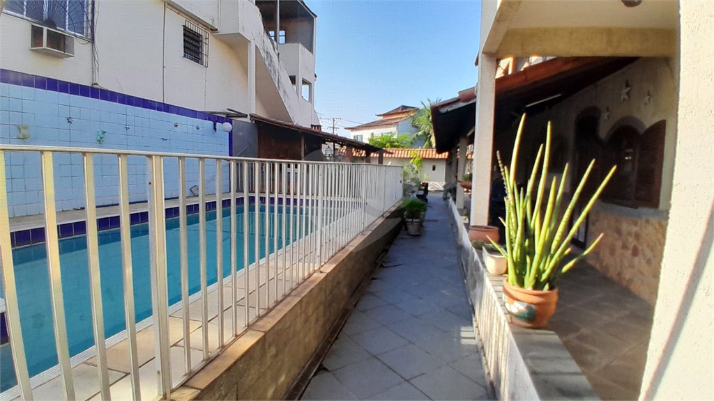 Casa à venda com 4 quartos, sendo 1 suíte, em Bangu, Rio de Janeiro, RJ