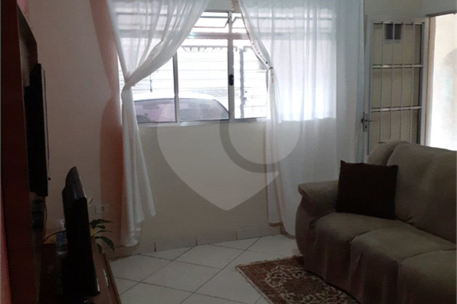 Sobrado à venda com 3 quartos em Jardim Presidente Dutra, Guarulhos, SP