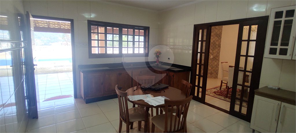 Casa à venda com 4 suítes no Centro, Extrema, MG