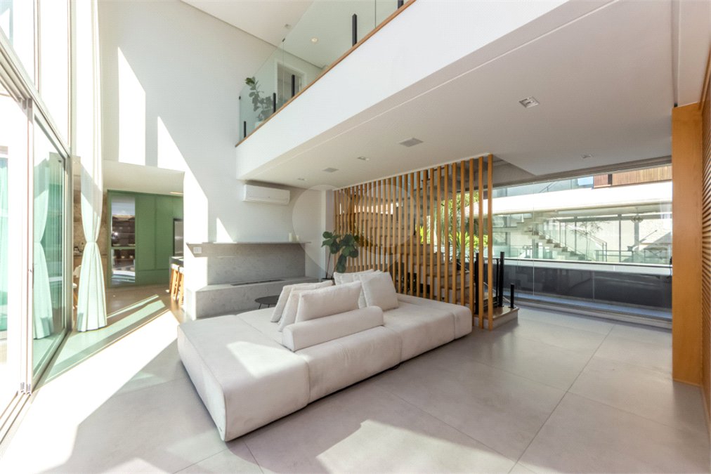 Casa à venda com 3 suítes no condomínio Lazuli, São Paulo - SP