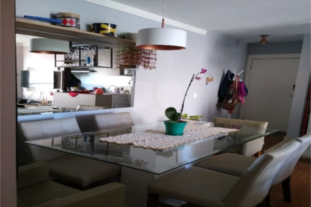Apto com varanda gourmet no Belém Brás
