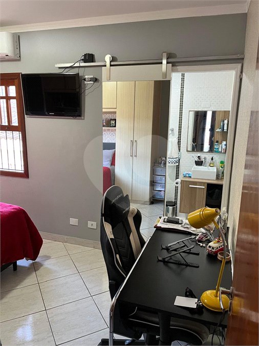 Casa à venda com 3 quartos, sendo 2 suítes, no condomínio Palmas, São Paulo - SP