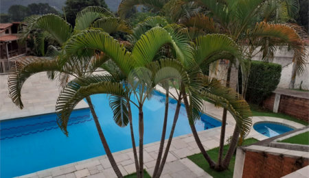 Casa à venda com 8 quartos, sendo 2 suítes,  em Serra da Cantareira, Mairiporã, SP