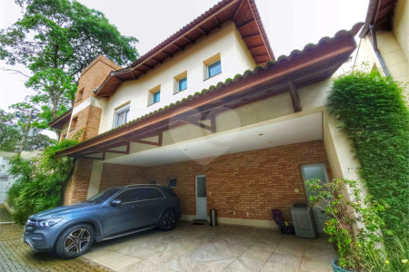 Casa à venda com 4 suítes no condomínio Ville Courchevel, São Paulo - SP