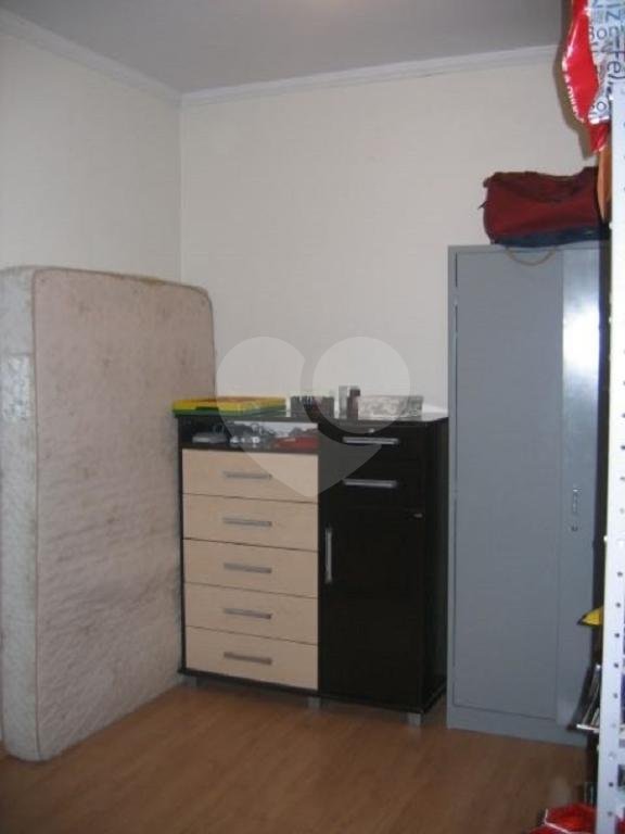 Casa à venda com 3 quartos, sendo 1 suíte, no condomínio Residencial Maracujás, São Paulo - SP