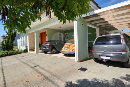 Casa à venda com 4 suítes no condomínio Parque Chapada de Itu, Itu - SP