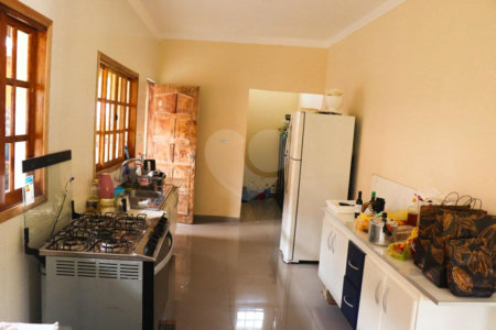 Casa à venda com 3 quartos, sendo 1 suíte,  no condomínio Conjunto Vila- Loteamento Vitória Régia, Atibaia - SP