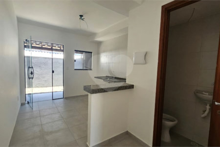 Casa à venda com 2 quartos no condomínio Mirela, Rio de Janeiro - RJ