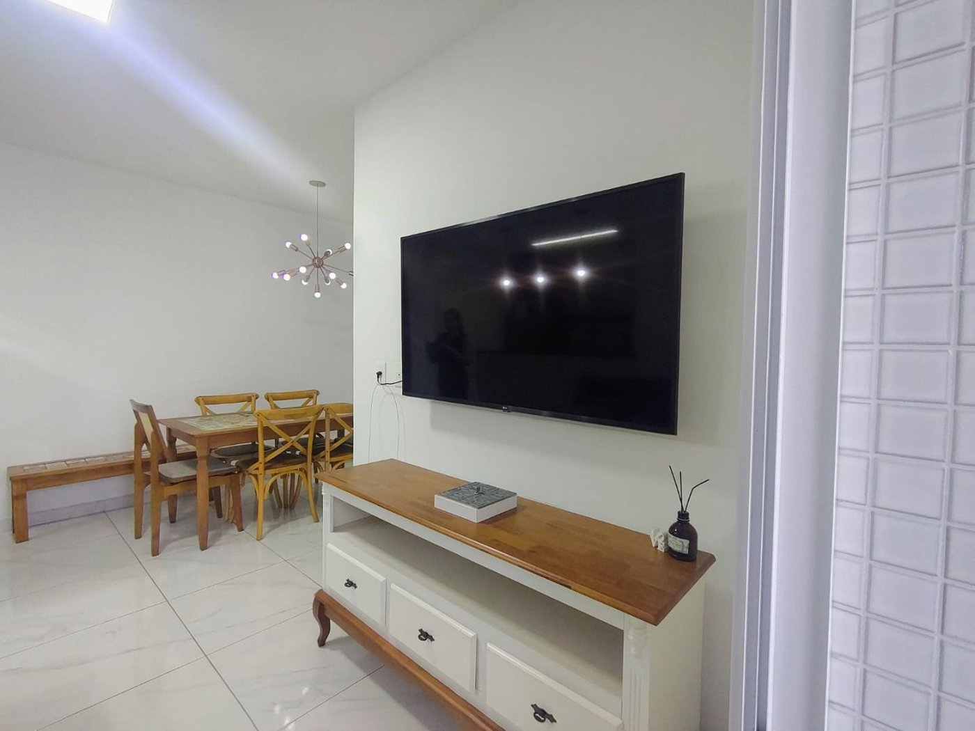 Apartamento com 2 dormitórios para alugar, 76 m² por R$ 7.000,00/mês - Gonzaga - Santos/SP