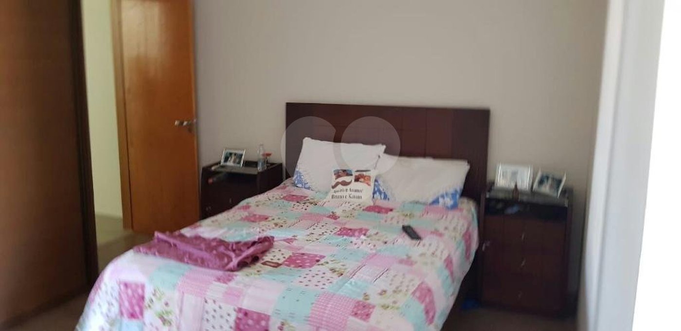 Sobrado à venda com 4 quartos, sendo 3 suítes, em Jardim Virginia Bianca, São Paulo, SP