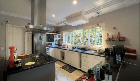 Casa à venda com 4 suítes em Vila Santo Antônio, Cotia, SP