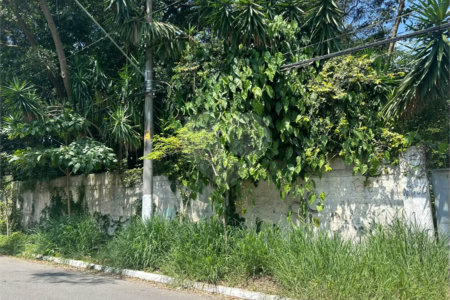Terreno à venda em Interlagos, São Paulo, SP