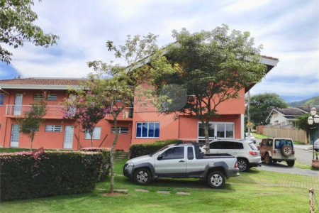 Casa à venda com 4 suítes em Jardim Maristela, Atibaia, SP