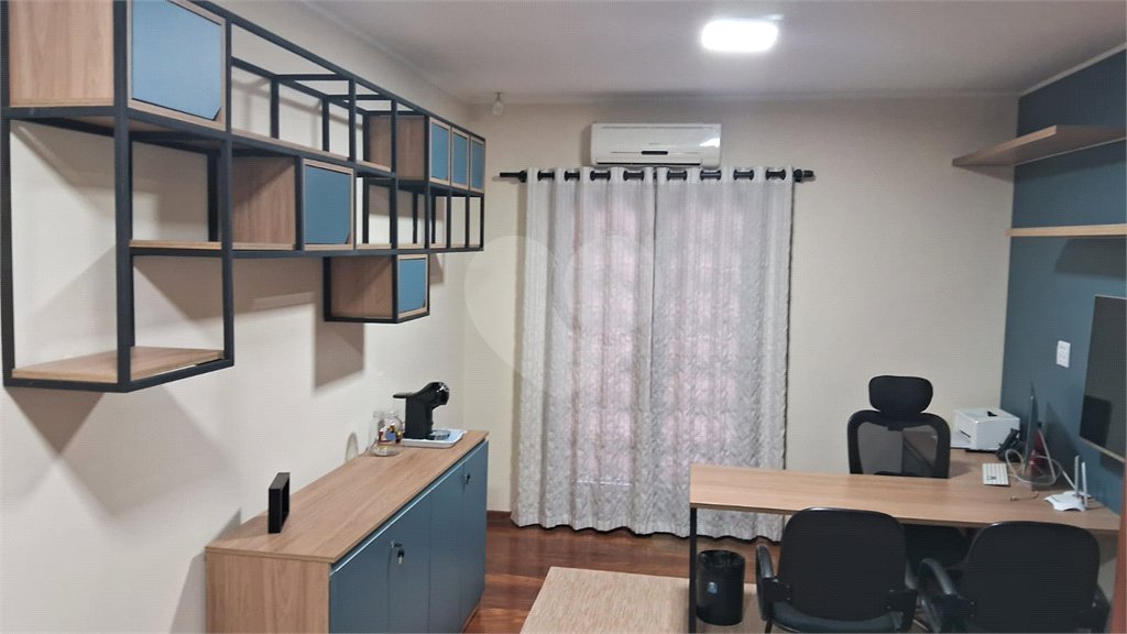 Sobrado à venda com 4 quartos, sendo 2 suítes, em Jardim Quisisana, Poços de Caldas, MG