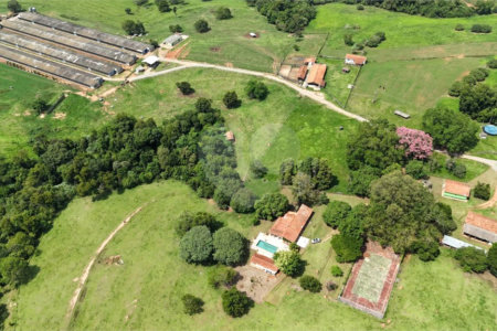 Chácara à venda com 3 quartos, sendo 1 suíte, em Cercadinho, Alambari, SP