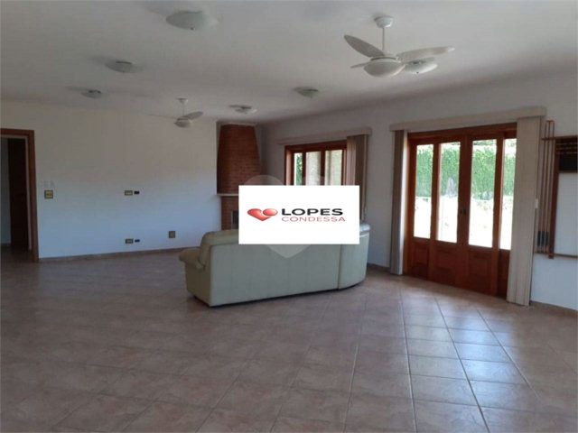 Casa à venda com 6 suítes em Caraguatá, Mairiporã, SP