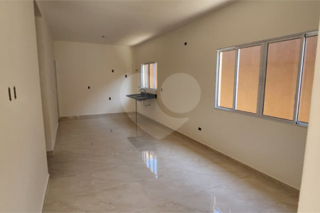 Casa à venda com 2 suítes no condomínio Vilagio, Atibaia - SP