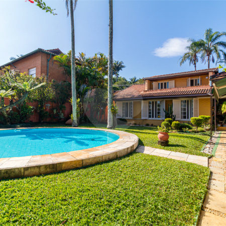 Casa à venda com 3 quartos, sendo 2 suítes, em Interlagos, São Paulo, SP