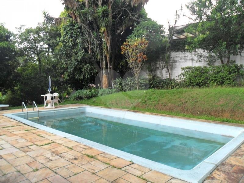 Sobrado à venda com 3 quartos, sendo 1 suíte,  em Vila São Francisco, São Paulo, SP
