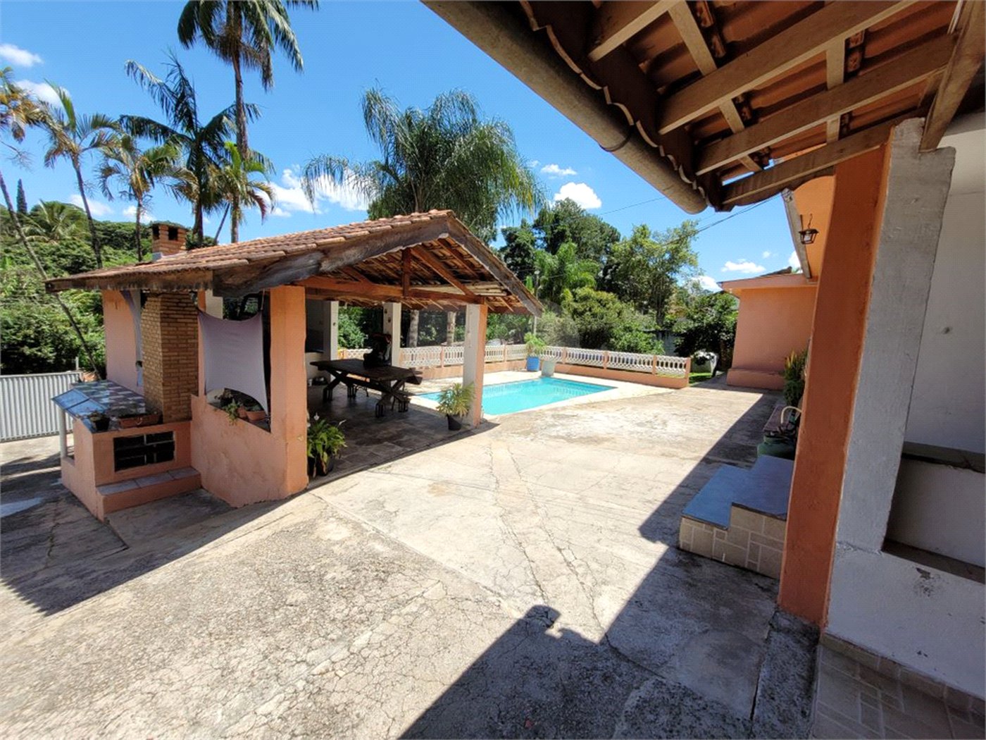Chácara à venda com 3 quartos, sendo 1 suíte,  em Jardim Imperial, Atibaia, SP