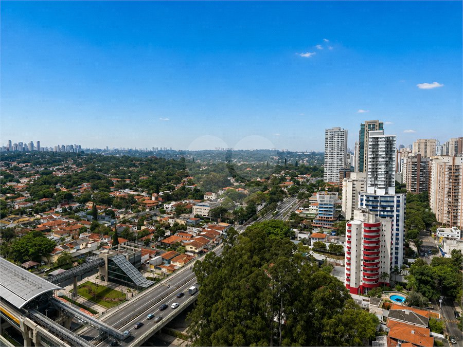 Apartamento à venda com 3 suítes em Campo Belo, São Paulo, SP