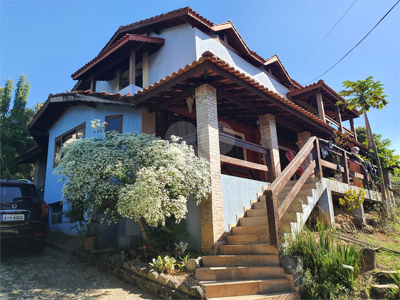 Casa à venda com 3 quartos, sendo 2 suítes, no condomínio Residencial Jardim Lago da Cantareira, Mairiporã - SP