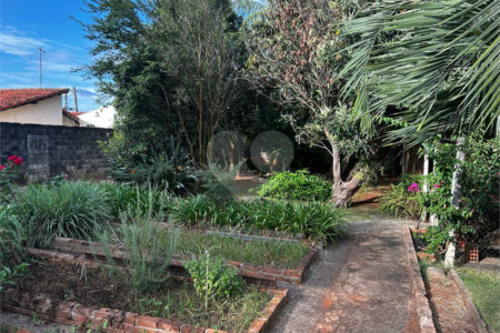 Casa à venda com 4 quartos, sendo 2 suítes, em Vila Aparecida, Itapetininga, SP