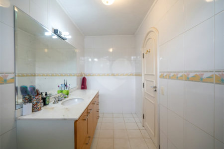 Sobrado à venda com 4 suítes em Jardim Cordeiro, São Paulo, SP